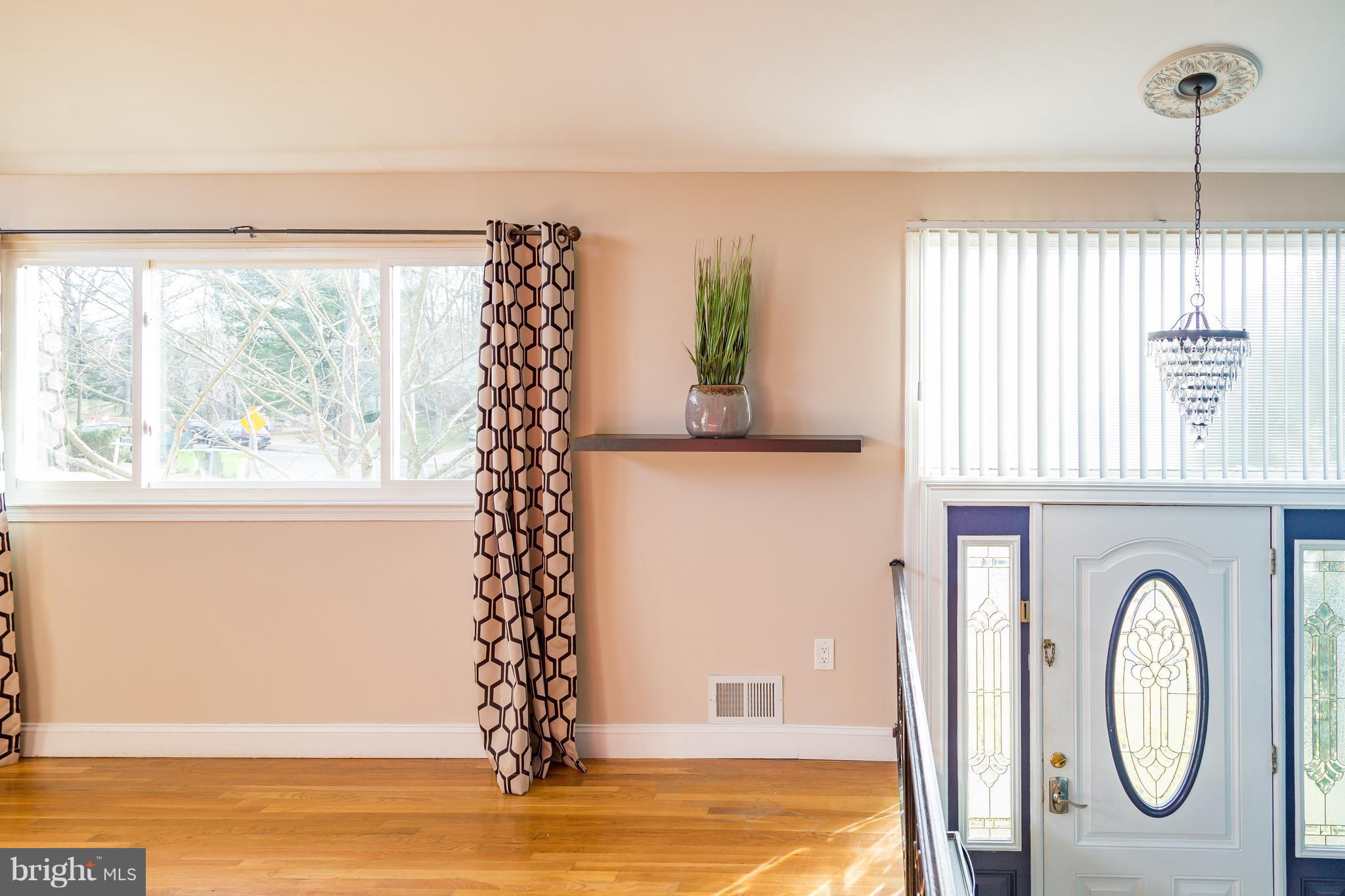 8134 Springfield Village Drive Springfield, VA 22152 - Photo 7 of 25 Interior (General)