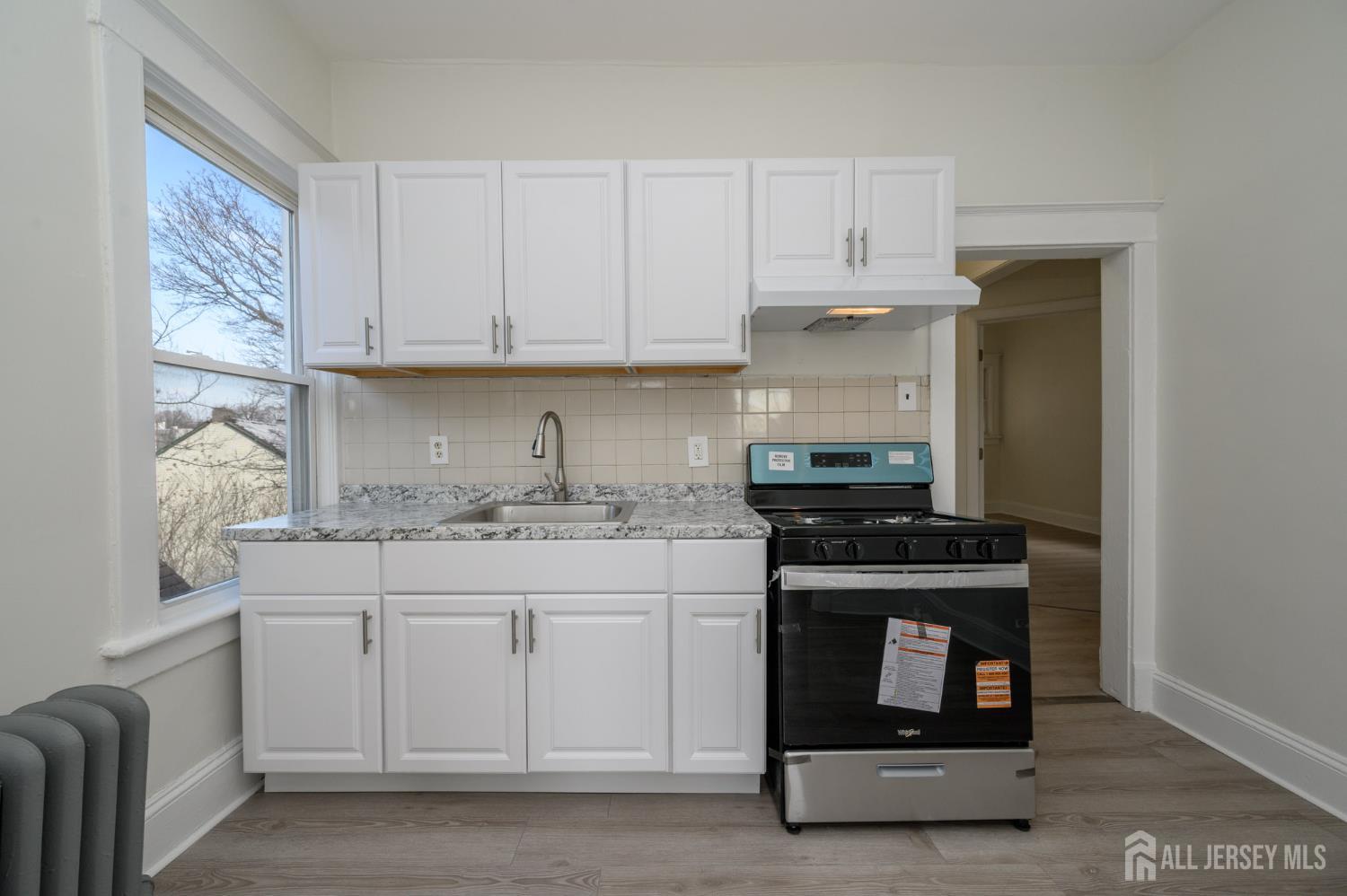 377 Delavan Street New Brunswick, NJ 08901 - Photo 11 of 33