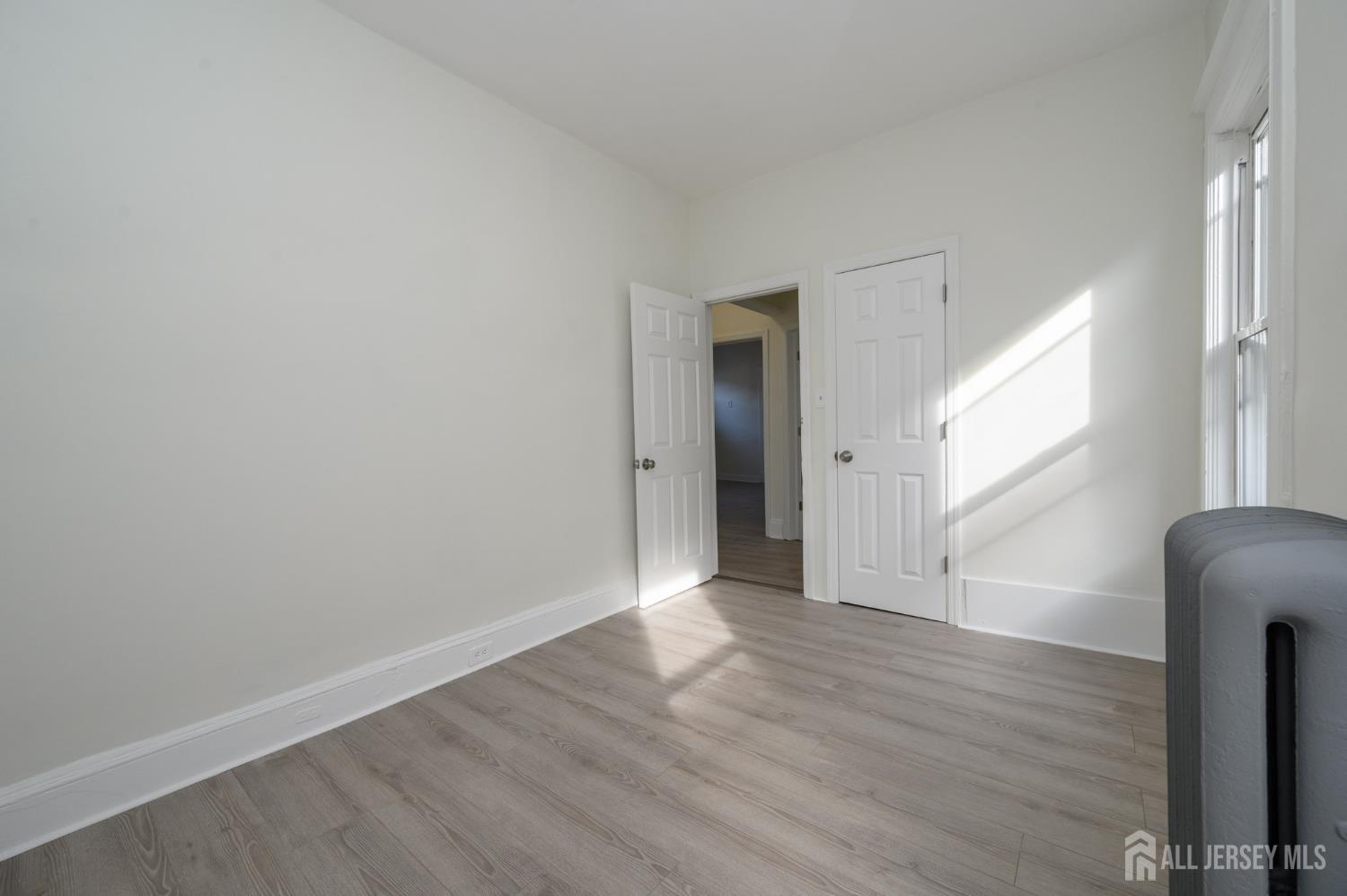 377 Delavan Street New Brunswick, NJ 08901 - Photo 15 of 33