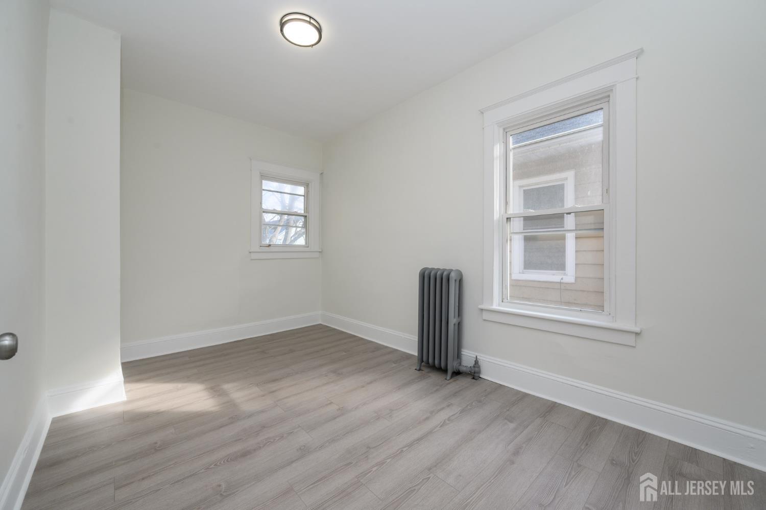 377 Delavan Street New Brunswick, NJ 08901 - Photo 17 of 33