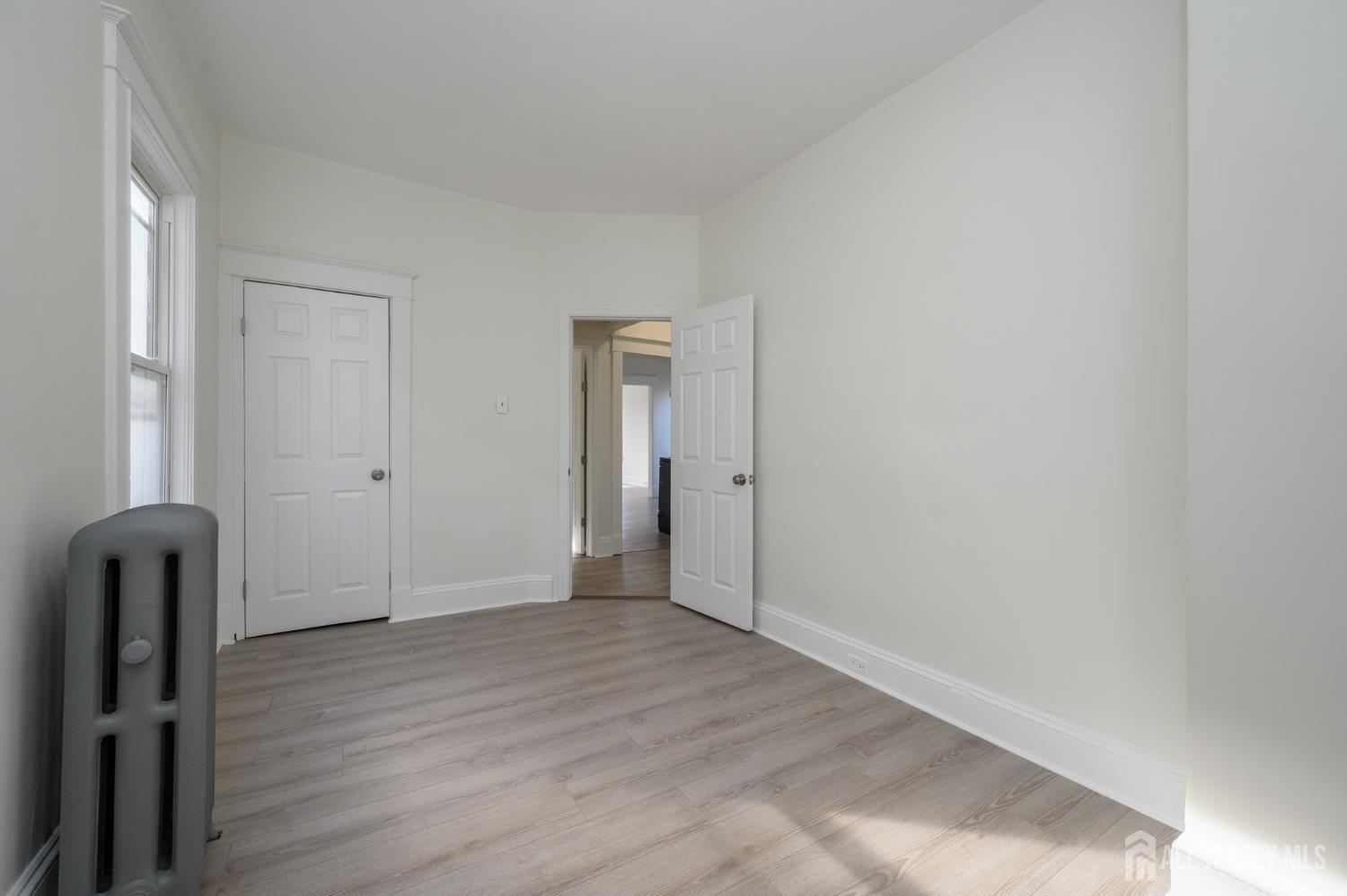 377 Delavan Street New Brunswick, NJ 08901 - Photo 18 of 33