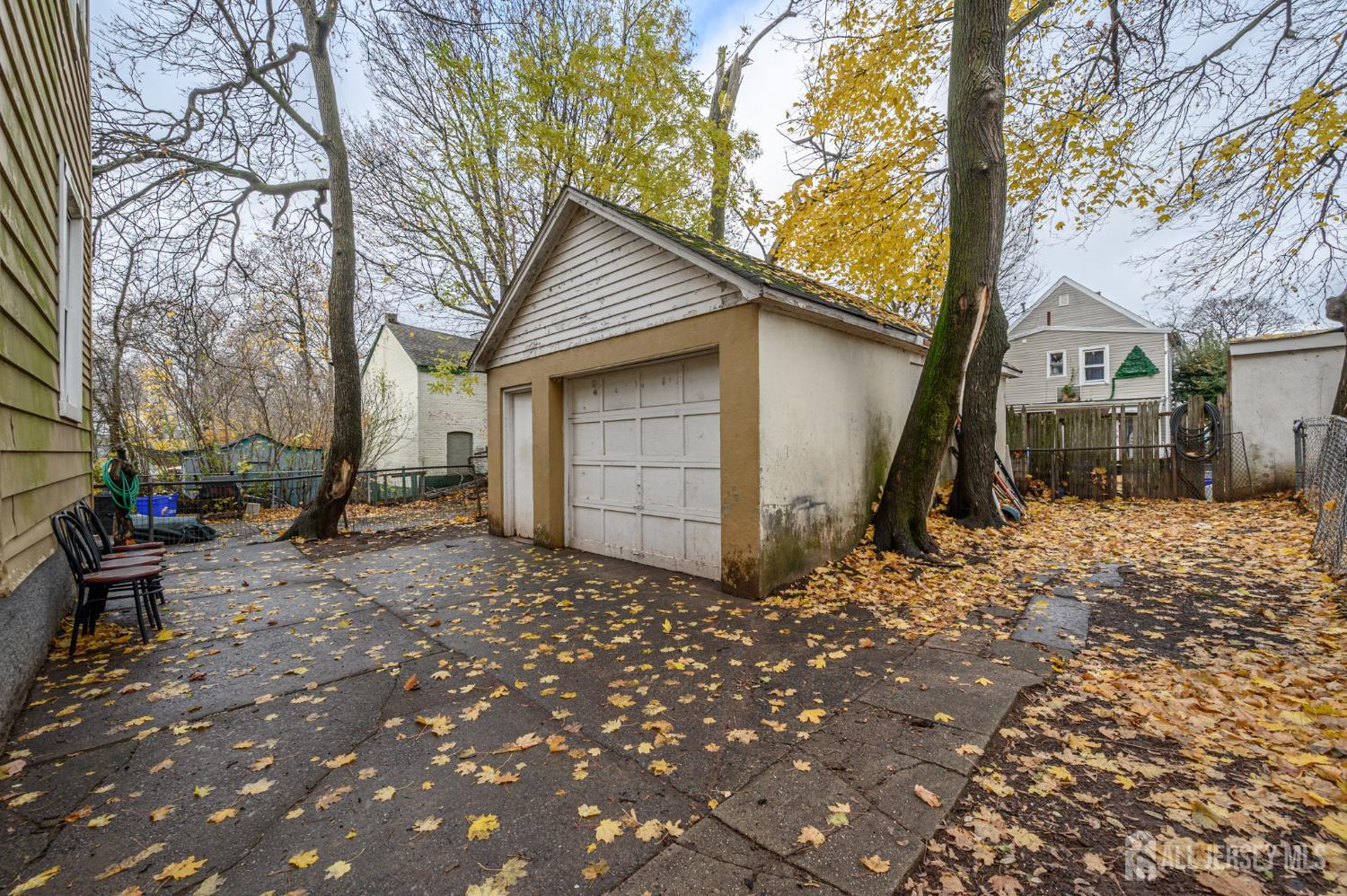 377 Delavan Street New Brunswick, NJ 08901 - Photo 30 of 33