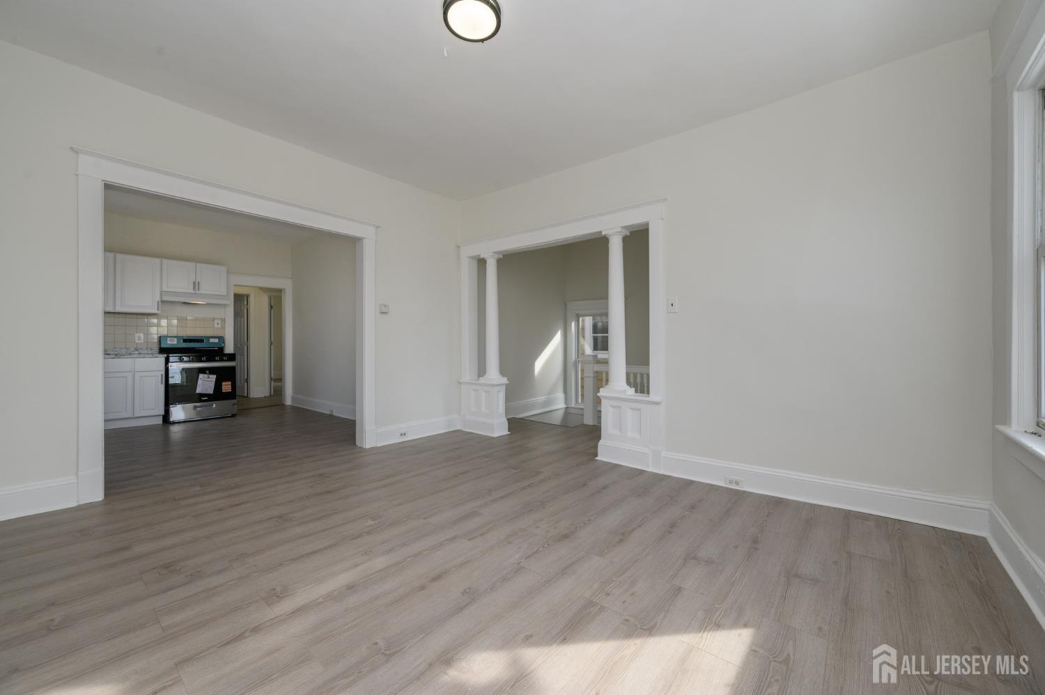 377 Delavan Street New Brunswick, NJ 08901 - Photo 5 of 33