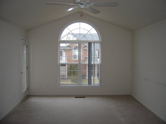3617 Oakmonte Boulevard Rochester, MI 48306 - Photo 6 of 10 31056761-5.JPG