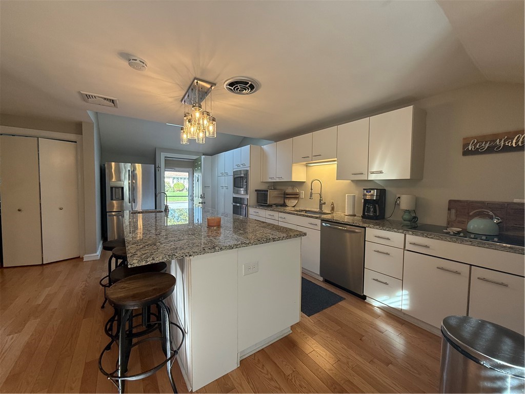 134 Naushon Road Pawtucket, RI 02861 - Photo 6 of 29 Gallery Image 6
