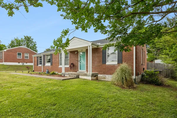 $284,900 | 110 Pleasant Drive, Columbia, TN 38401