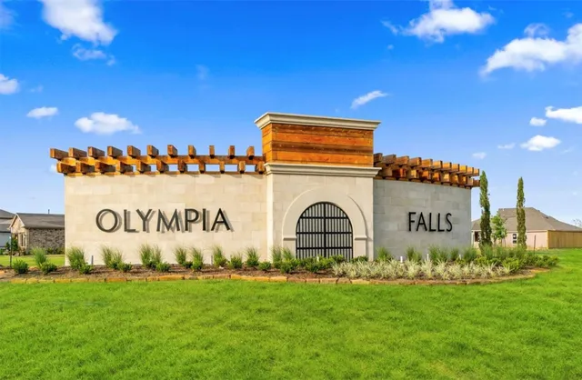 a sign that is on the side of a building