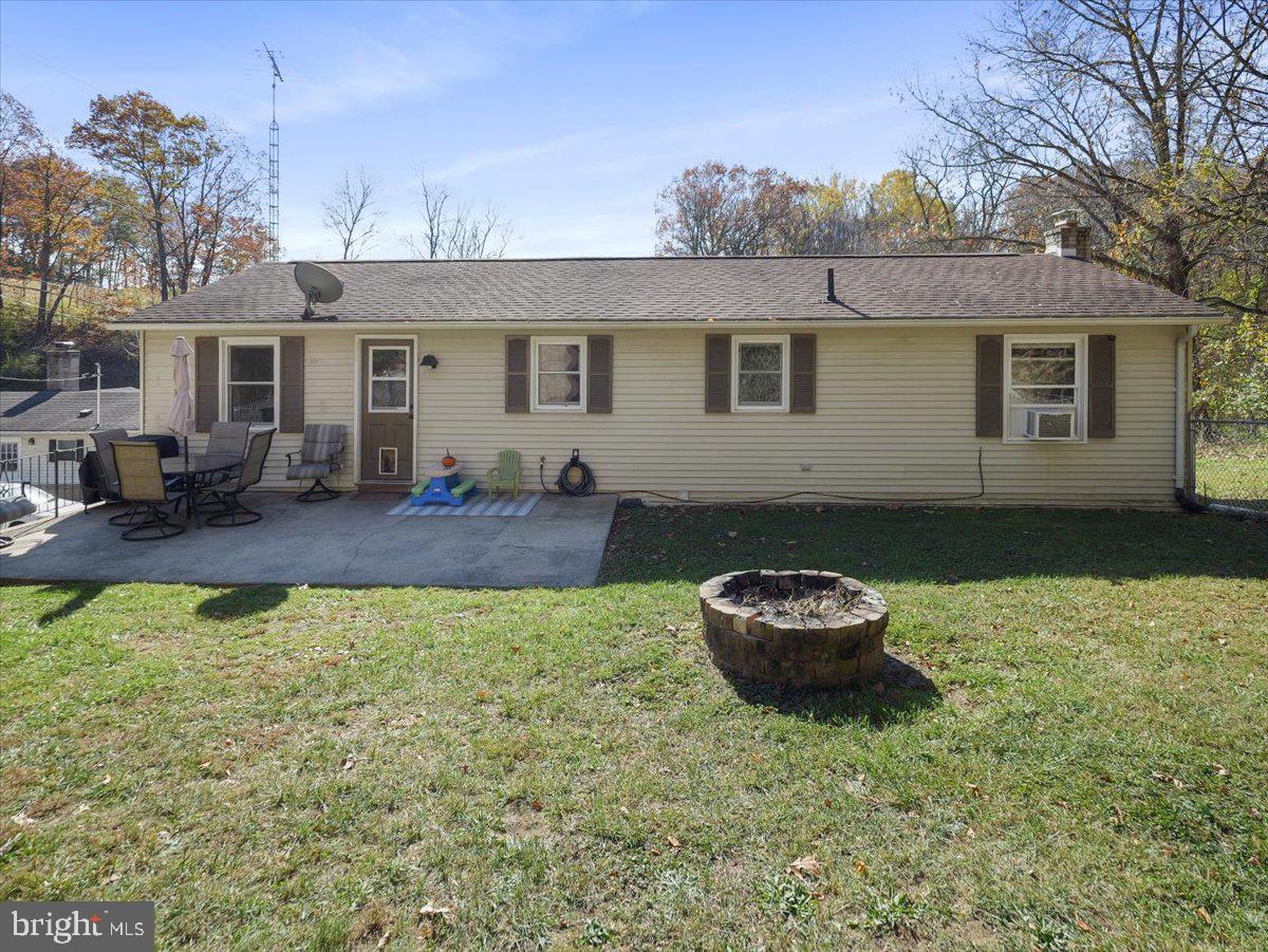 2731 Jack Road Chambersburg, PA 17202 - Photo 27 of 29 a front view of a house with a garden