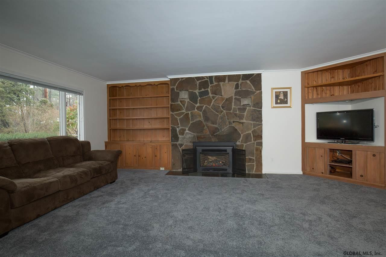 142 Winne Road Bethlehem, NY 12054 - Photo 4 of 25 Photo 4