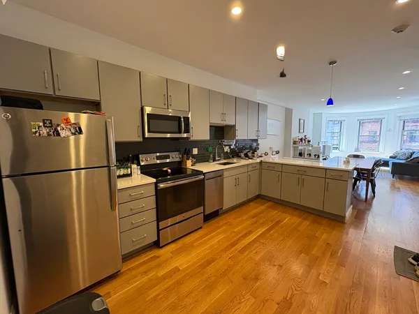 $5,200 | 175 Newbury Street, Unit 300, Boston, MA 02116