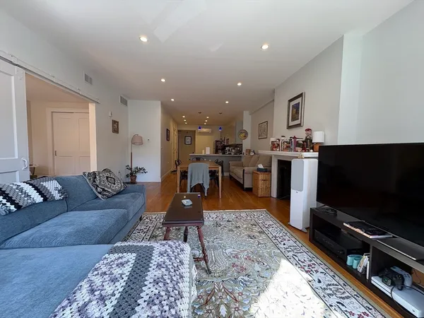 $5,200 | 175 Newbury Street, Unit 300, Boston, MA 02116