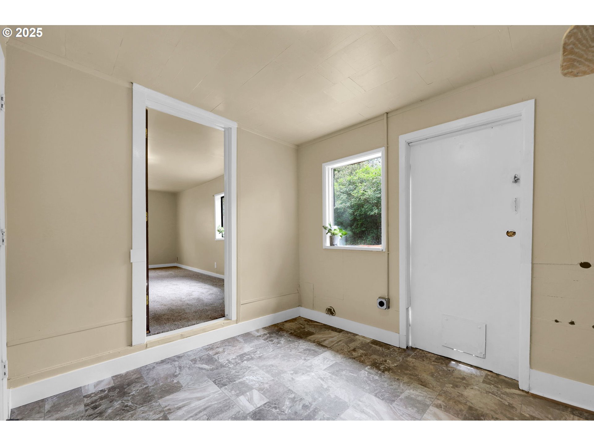 2785 Riverview Street Eugene, OR 97403 - Photo 25 of 44 a view of empty room