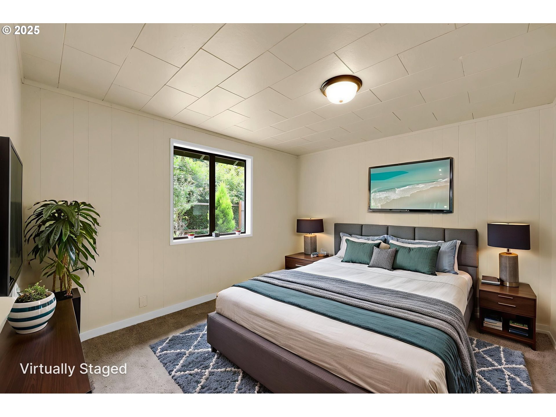 2785 Riverview Street Eugene, OR 97403 - Photo 43 of 44 a bedroom with a bed and a window