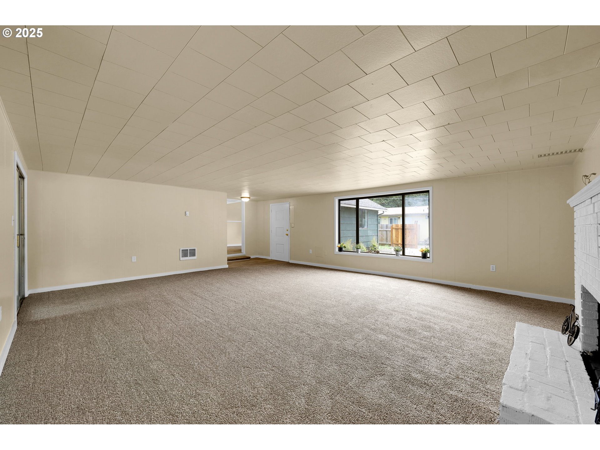 2785 Riverview Street Eugene, OR 97403 - Photo 6 of 44 a view of empty room with windows