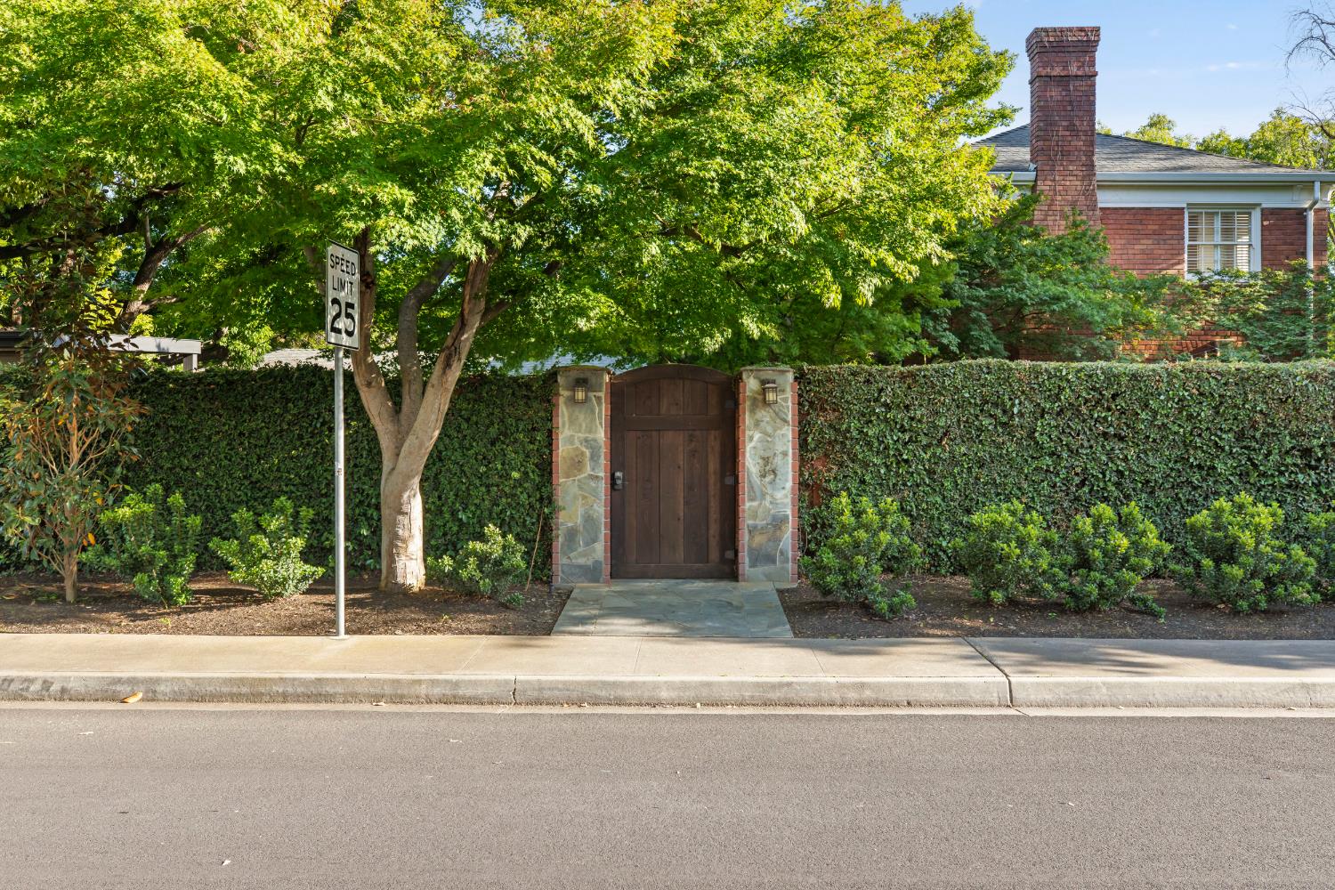 930 Sycamore Avenue Modesto, CA 95350 - Photo 5 of 53