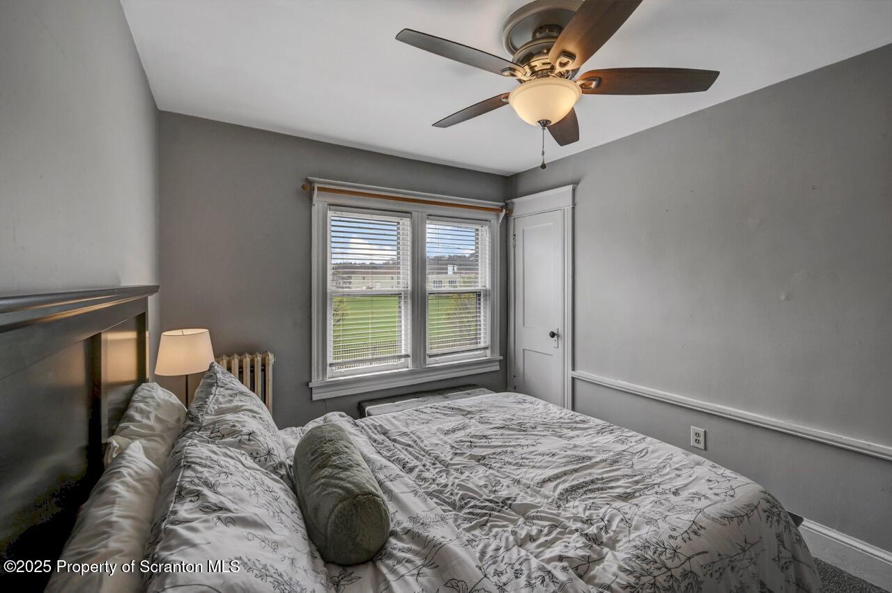 620 Foster Street Scranton, PA 18508 - Photo 27 of 38 Bedroom 3