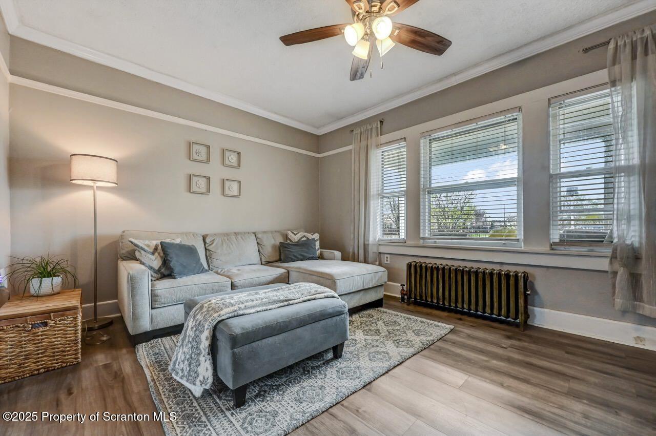 620 Foster Street Scranton, PA 18508 - Photo 5 of 38 Living Room