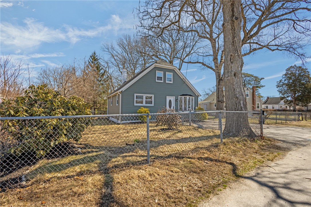 176 Horse Neck Road Warwick, RI 02889 - Photo 37 of 42