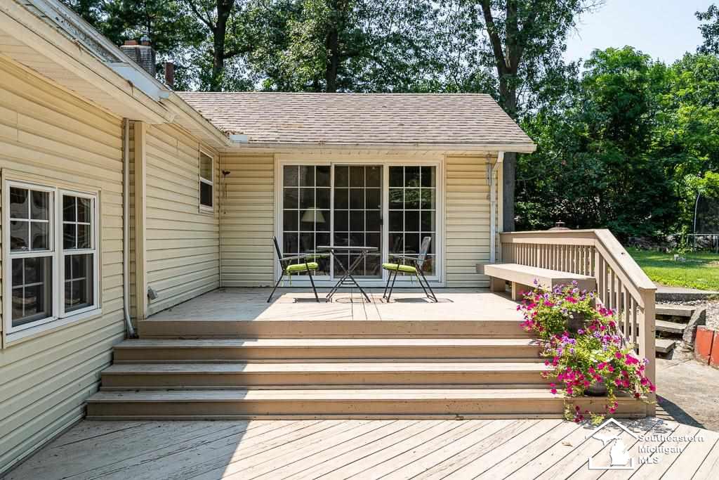 4080 Smith Road Lambertville, MI 48144 - Photo 35 of 47 50047348-34.JPG