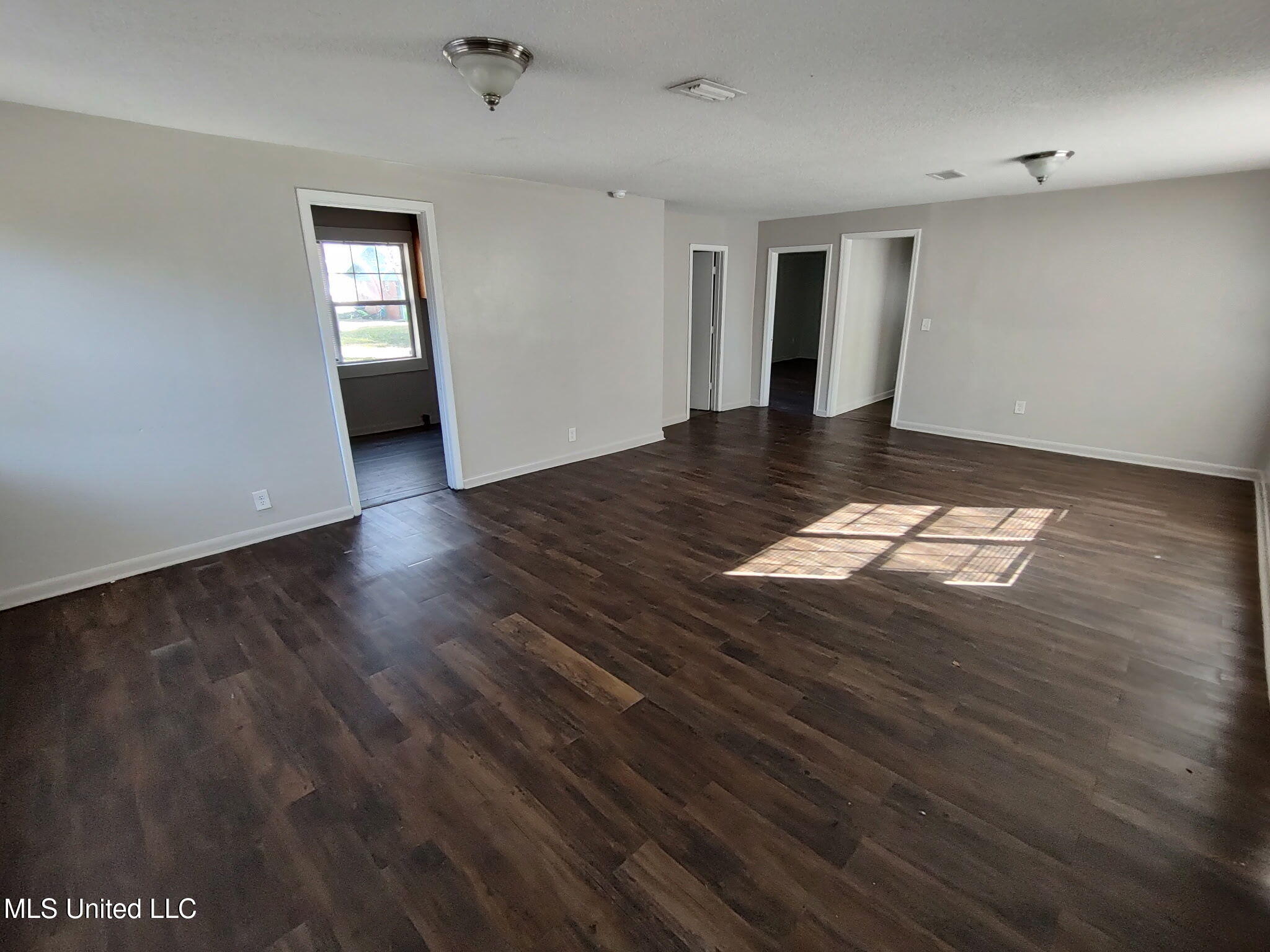 5443 Hubert Street Moss Point, MS 39563 - Photo 3 of 12 5345001954917129957