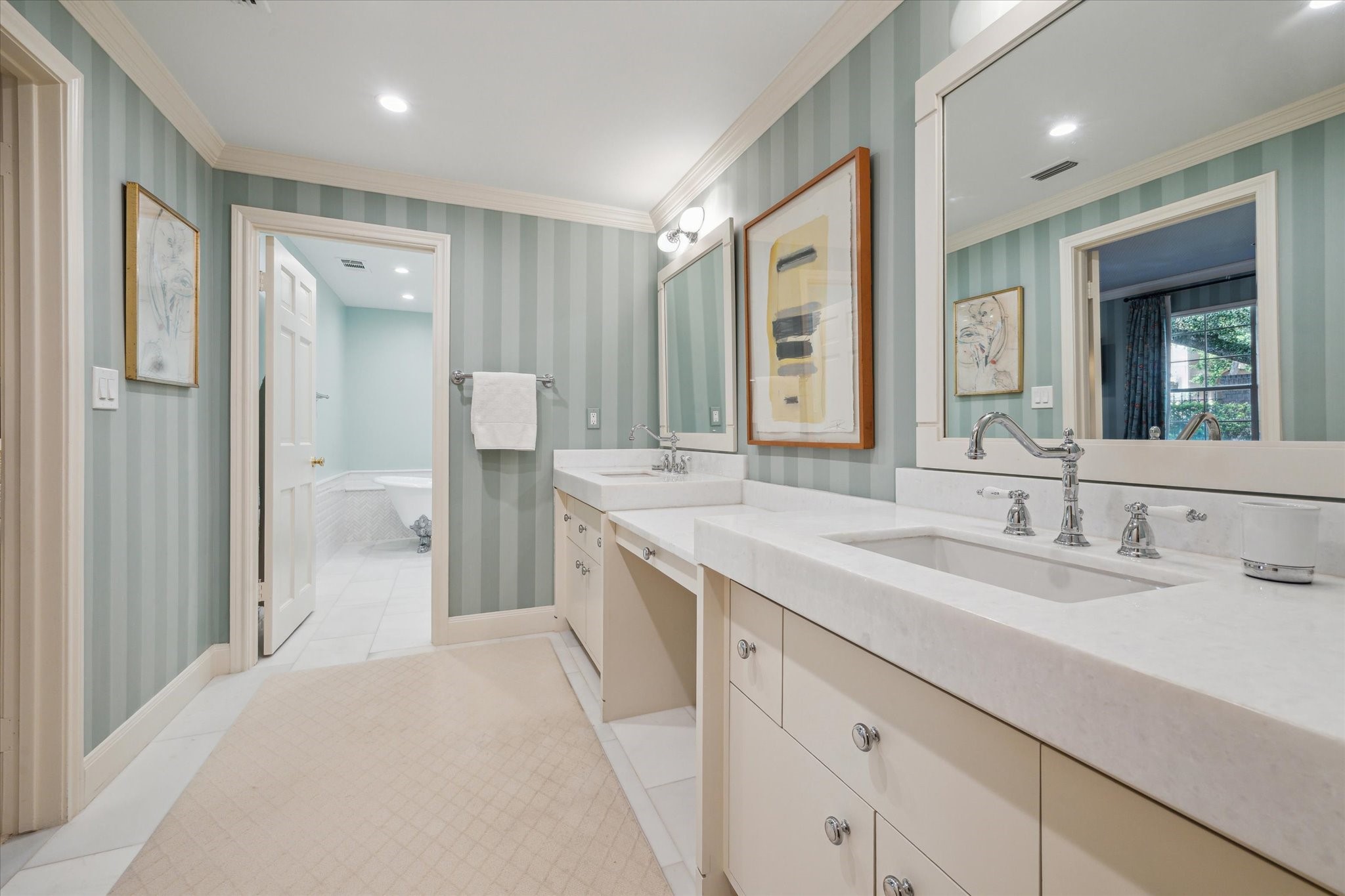 2902 West Lane, Unit A Houston, TX 77027 - Photo 15 of 23 a spacious bathroom with a sink and a mirror