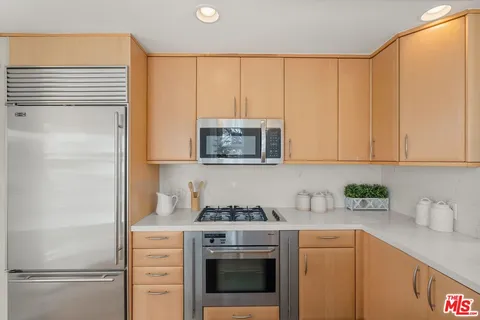 $2,695,000 | 28 Westwind Street, Marina del Rey, CA 90292