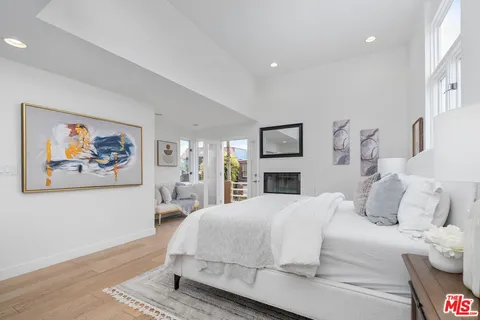 $2,695,000 | 28 Westwind Street, Marina del Rey, CA 90292