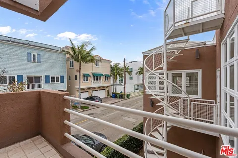 $2,695,000 | 28 Westwind Street, Marina del Rey, CA 90292