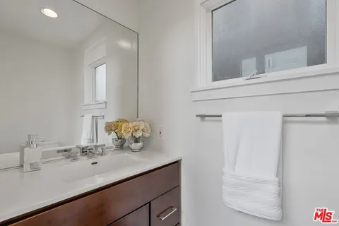 $2,695,000 | 28 Westwind Street, Marina del Rey, CA 90292