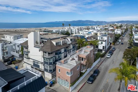 $2,695,000 | 28 Westwind Street, Marina del Rey, CA 90292