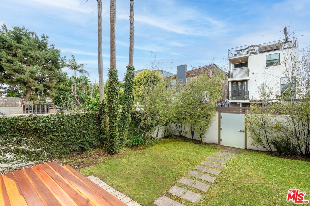 28 Westwind Street Marina del Rey, CA 90292 - Photo 36 of 45