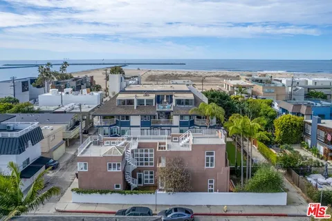 $2,695,000 | 28 Westwind Street, Marina del Rey, CA 90292