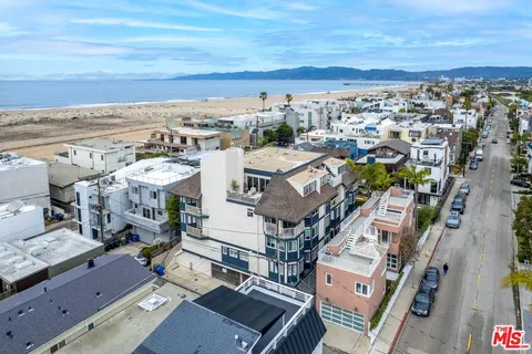 $2,695,000 | 28 Westwind Street, Marina del Rey, CA 90292