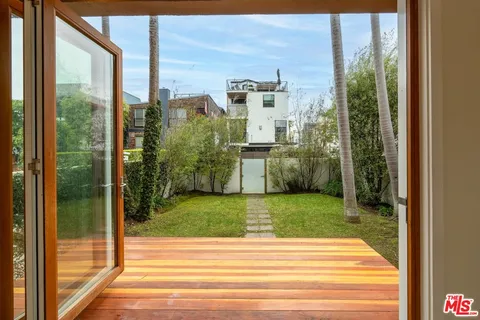 $2,695,000 | 28 Westwind Street, Marina del Rey, CA 90292