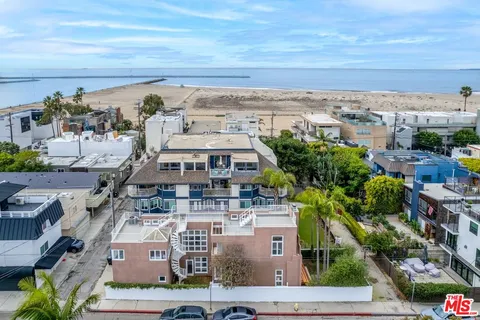 $2,695,000 | 28 Westwind Street, Marina del Rey, CA 90292