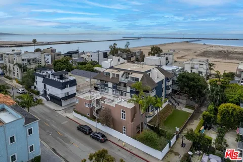 $2,695,000 | 28 Westwind Street, Marina del Rey, CA 90292