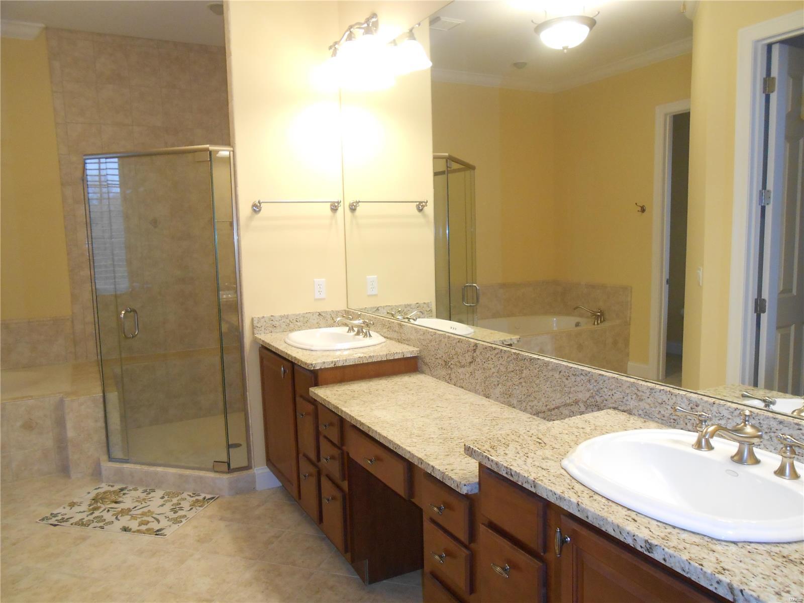 1939 Chesterfield Ridge Circle Chesterfield, MO 63017 - Photo 14 of 22 Gallery Image 14