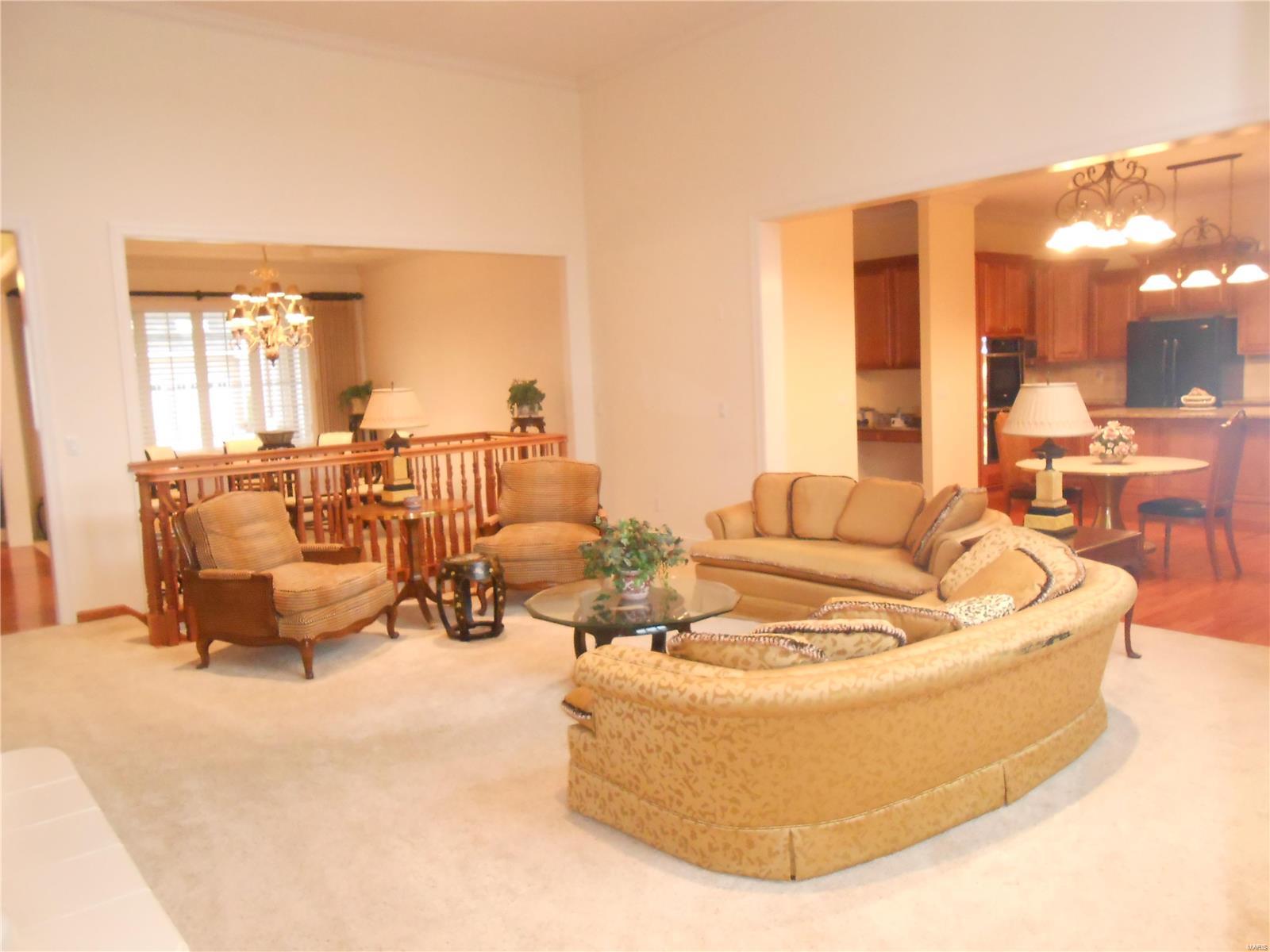 1939 Chesterfield Ridge Circle Chesterfield, MO 63017 - Photo 3 of 22 Gallery Image 3