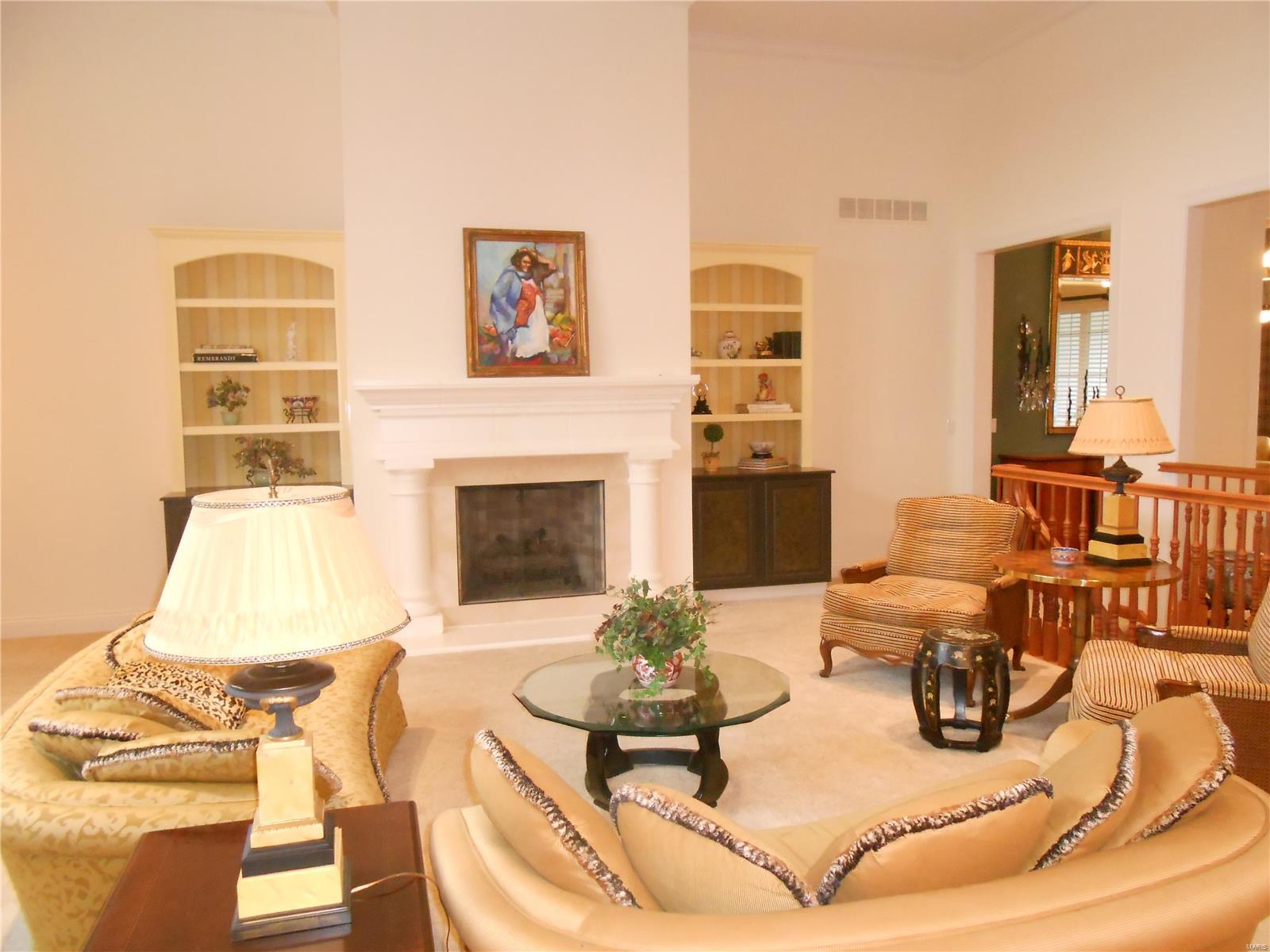 1939 Chesterfield Ridge Circle Chesterfield, MO 63017 - Photo 4 of 22 Gallery Image 4