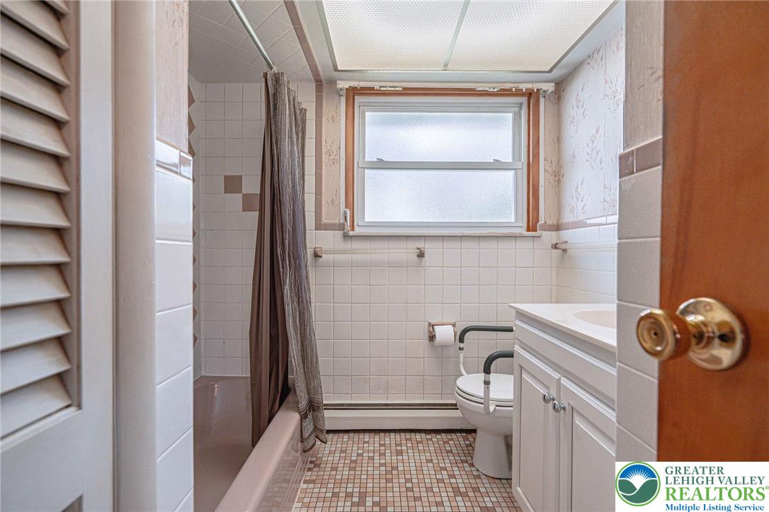 2630 Jacksonville Road Bethlehem, PA 18017 - Photo 12 of 38