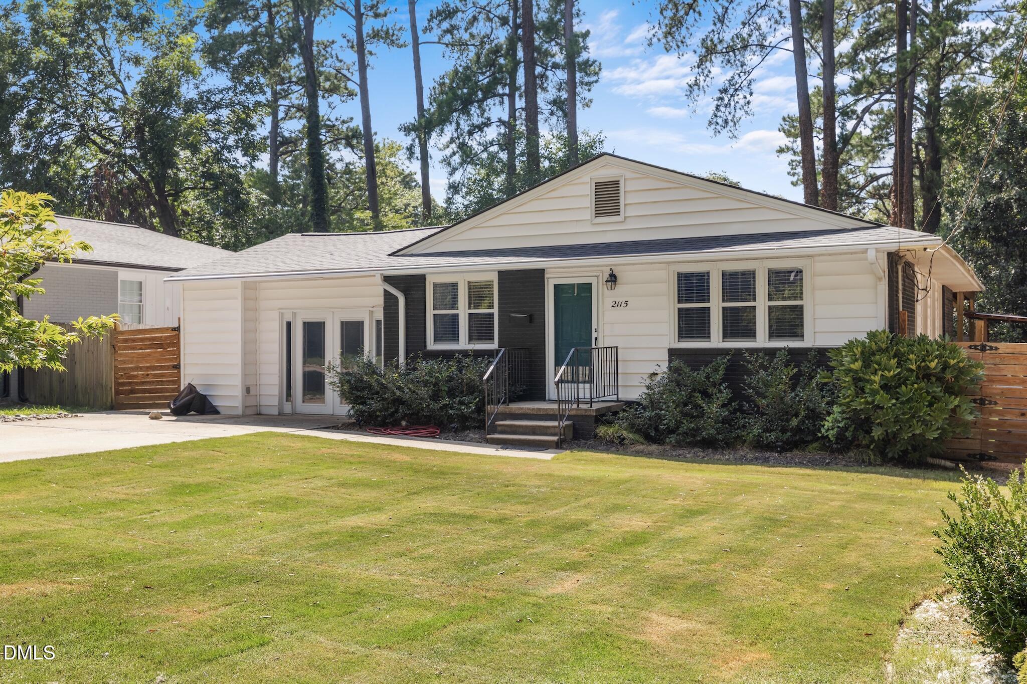 2115 Bellaire Avenue Raleigh, NC 27608 - Photo 3 of 45 03