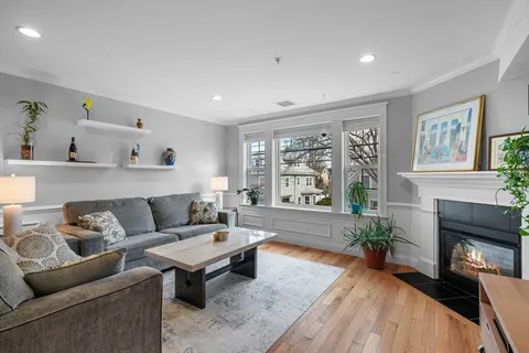 $670,000 | 100 Burrill Street, Unit 3, Swampscott, MA 01907