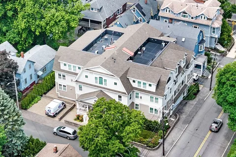 $670,000 | 100 Burrill Street, Unit 3, Swampscott, MA 01907