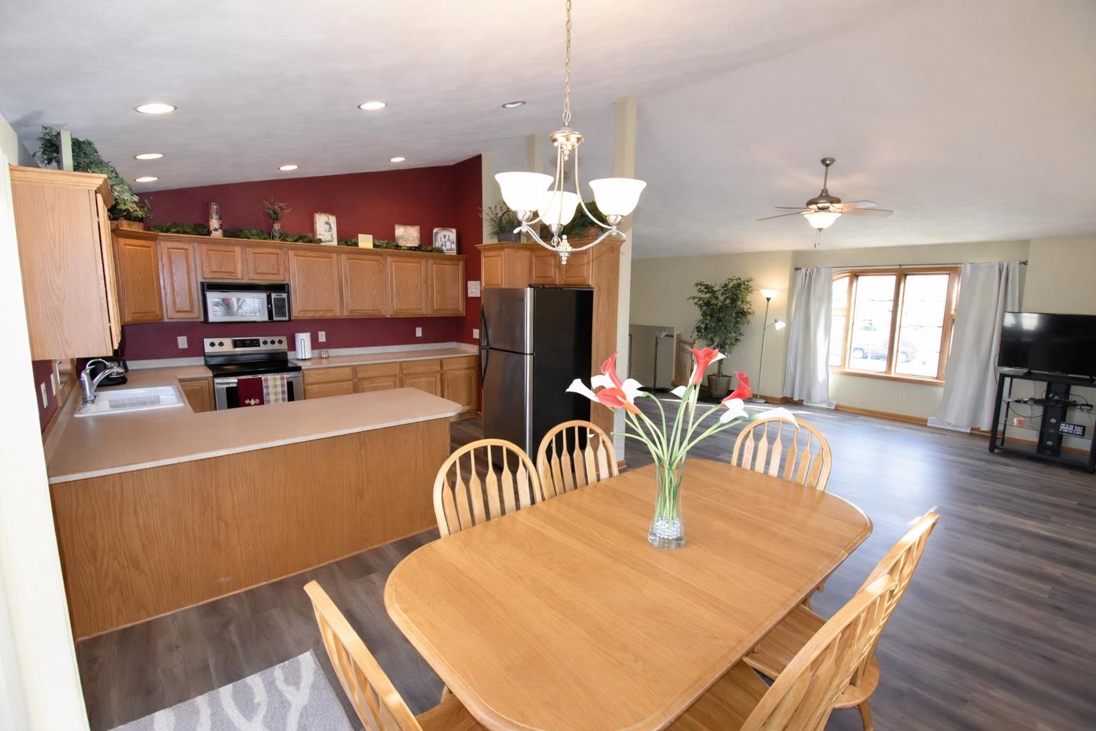 602 Stonehaven Drive Sun Prairie, WI 53590 - Photo 5 of 22