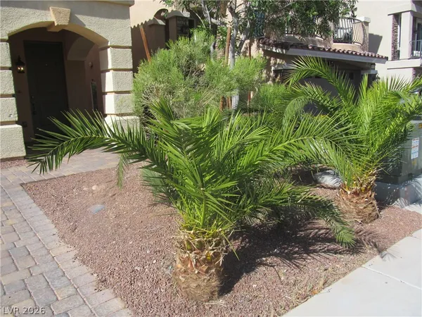 $2,450 | 5930 Crown Palms Avenue, Las Vegas, NV 89139