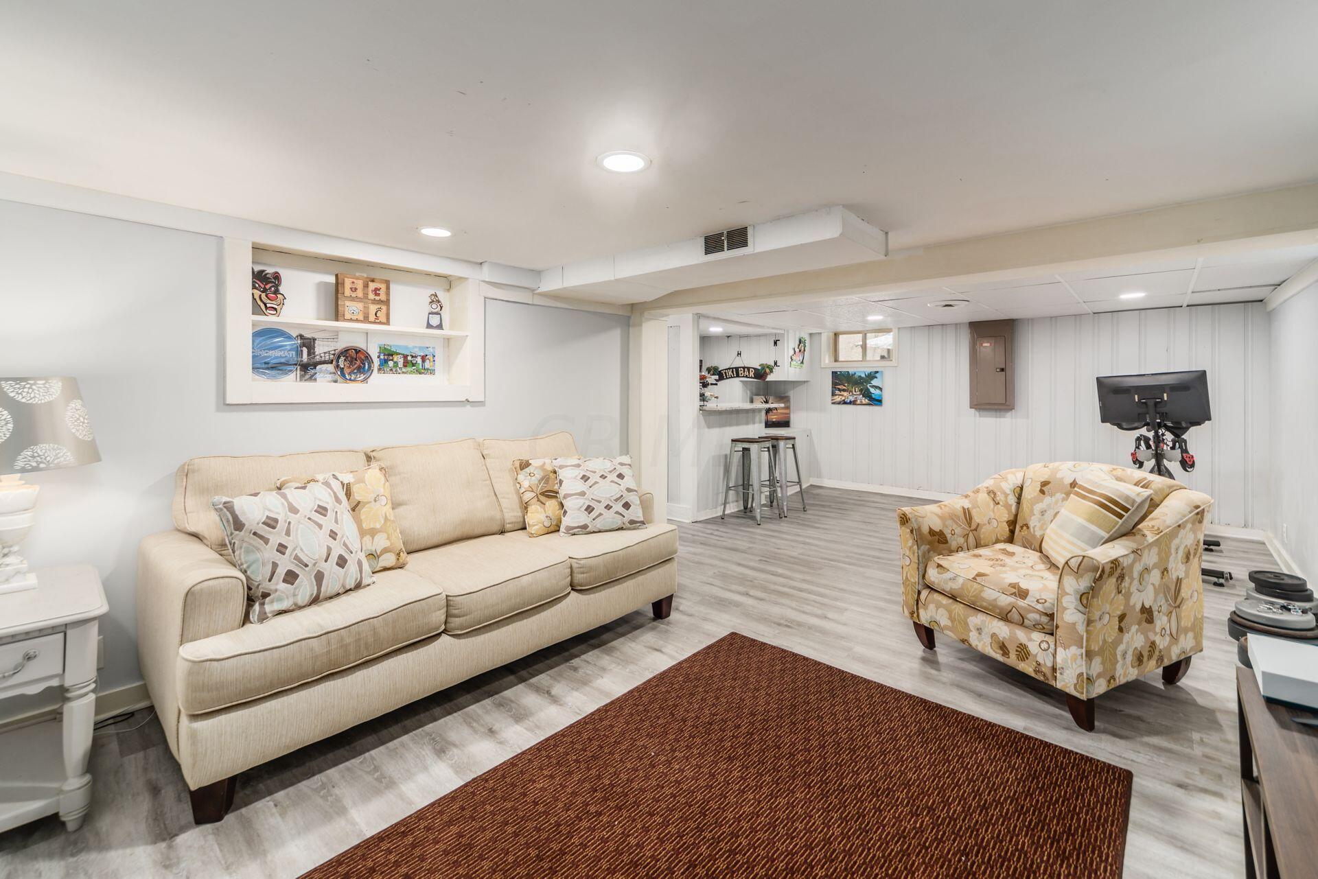 876 South Chesterfield Road Columbus, OH 43209 - Photo 25 of 43 030_d_Y S Chesterfield Rd-076