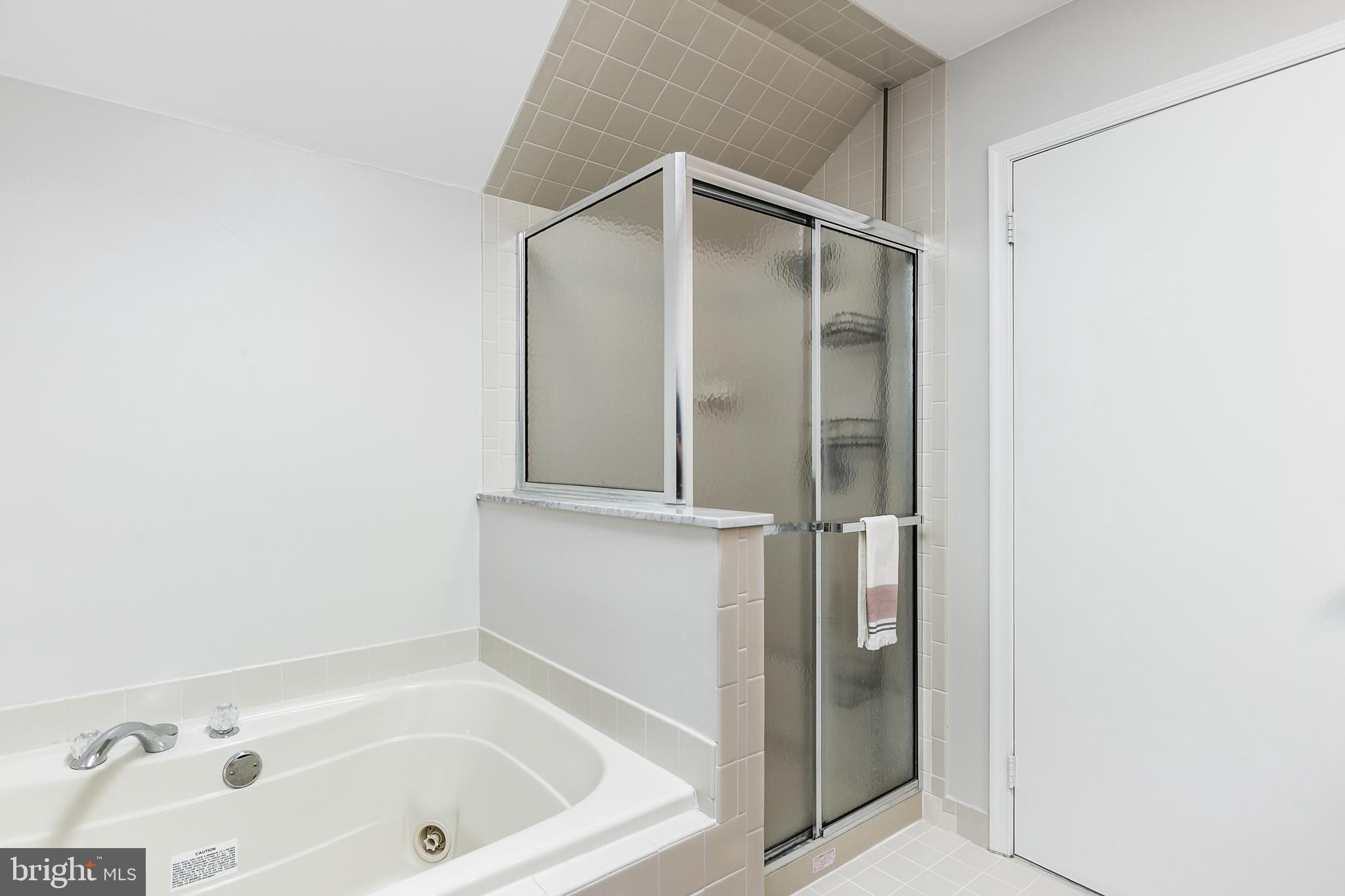 1205 Wharton Road Mount Laurel, NJ 08054 - Photo 25 of 30 Jacuzzi Tub