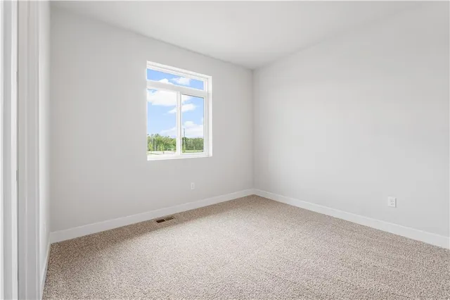 $551,425 | 1583 Grayhawk Drive, Basehor, KS 66007