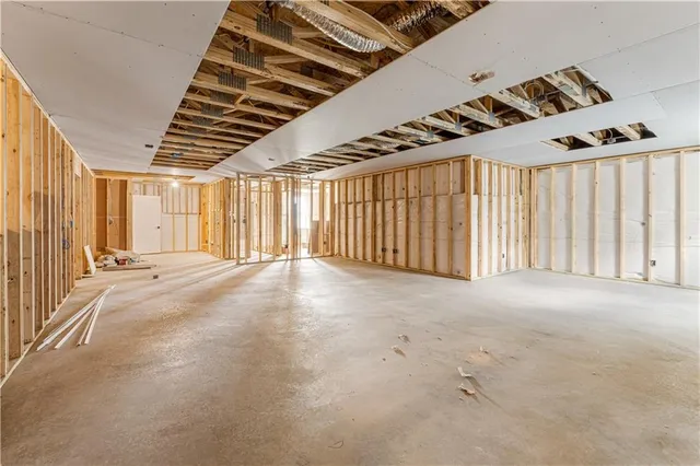 $551,425 | 1583 Grayhawk Drive, Basehor, KS 66007