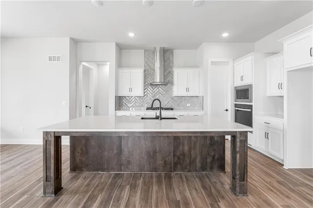 $551,425 | 1583 Grayhawk Drive, Basehor, KS 66007